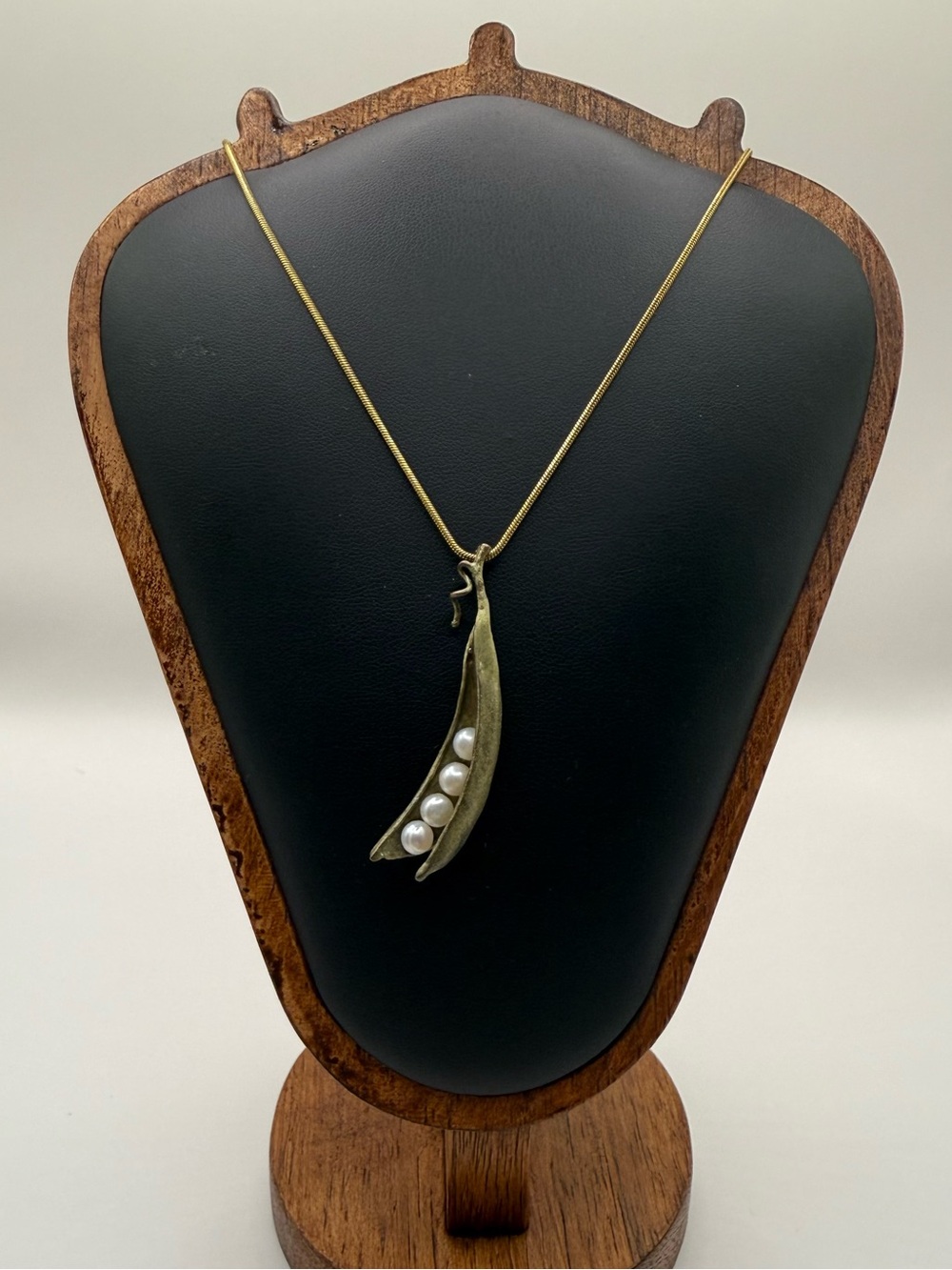 Michael Michaud Silver Seasons Pearl Pea Pod Botanical Necklace